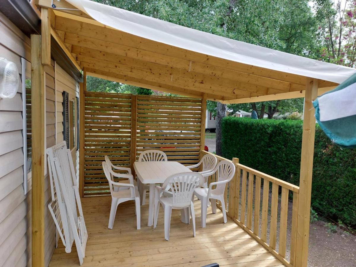 Mobil Home Tout Confort 6 Personnes Climatise Au Pied Du Luberon ラ・ロック・ダンテロン エクステリア 写真