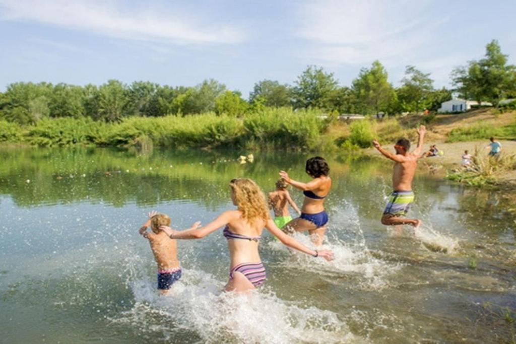 Mobil Home Tout Confort 6 Personnes Climatise Au Pied Du Luberon ラ・ロック・ダンテロン エクステリア 写真